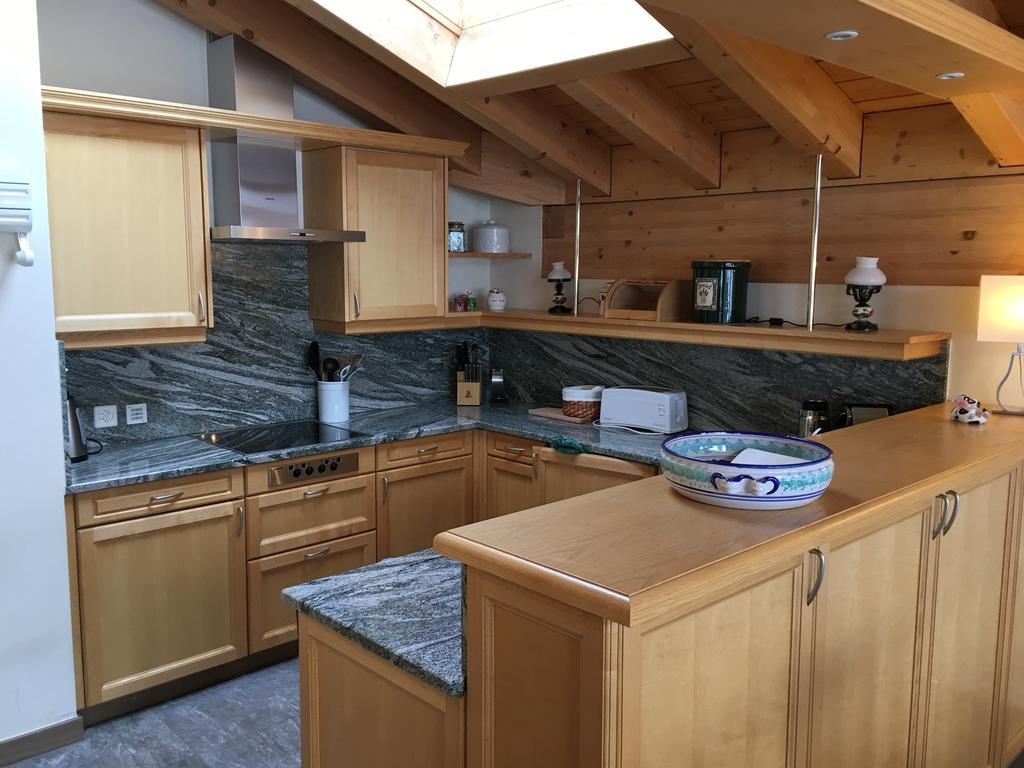 Chalet Guggenbiel Церматт Экстерьер фото