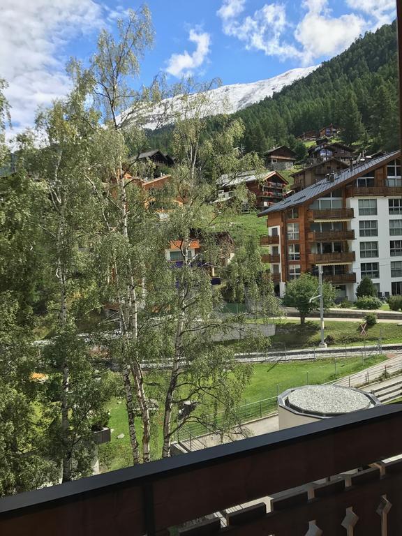 Chalet Guggenbiel Церматт Экстерьер фото